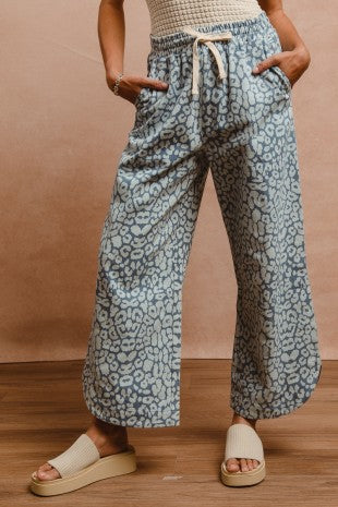 Leopard Curved Ankle Pants